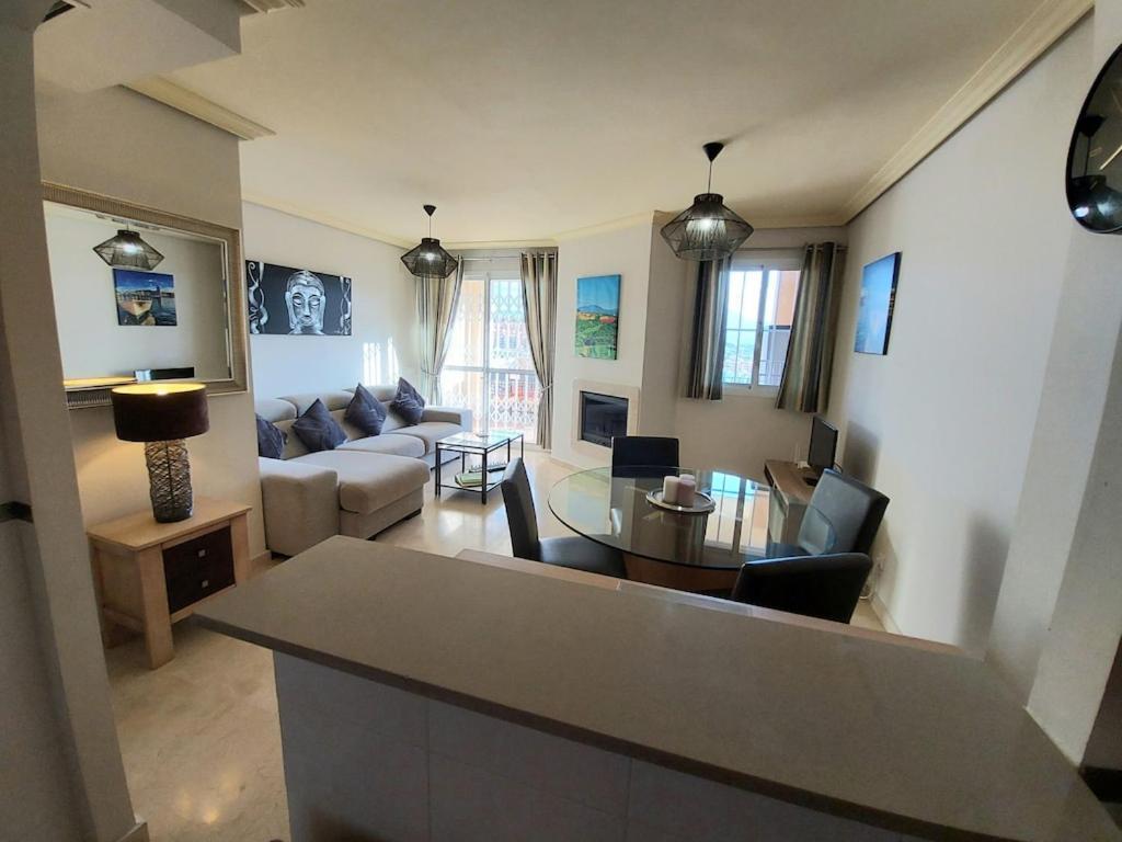 Duquesa Fairways, A Spacious Apartment With Fabulous Views And Facilities Манільва Екстер'єр фото